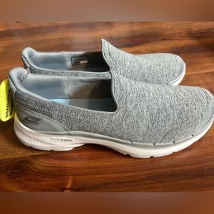 Women’s Skechers Go Walk 6 slip-on sneaker. Light heather gray. Size USA 8.5.